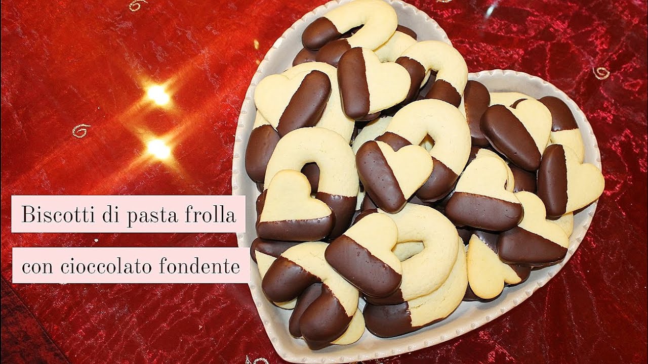 BISCOTTI DI PASTA FROLLA con cioccolato fondente