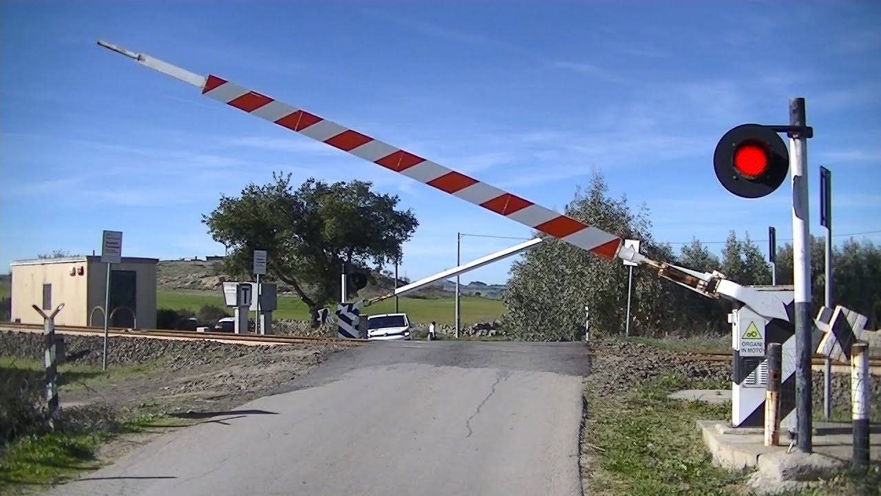 Spoorwegovergang Ozieri (I) // Railroad crossing // Passaggio a livello