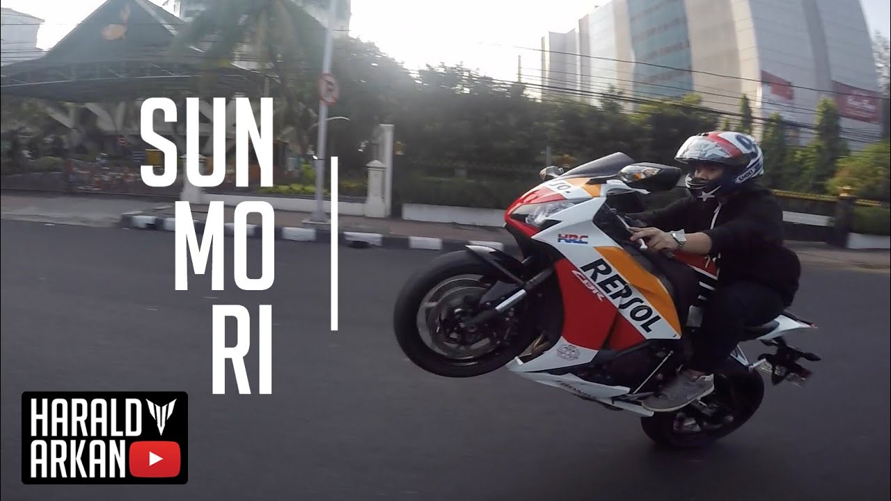 YAMAHA MT-09 - Morning Ride ,Wheelie + Cornering di Monas! #motovlog