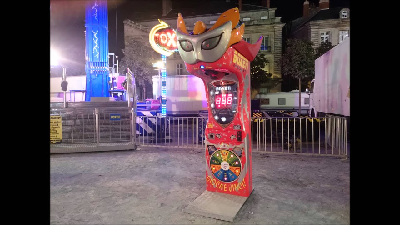 Les punching ball (en photo) fête foraine de Nantes Septembre 2014