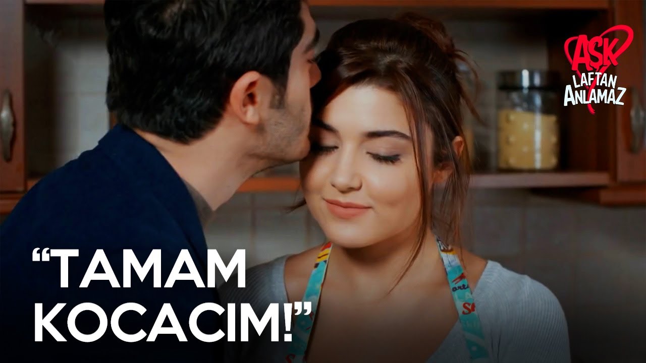 Murat ve Hayat'ın mutfaktaki dayanışması! | Aşk Laftan Anlamaz 20.B&ouml;l&uuml;m