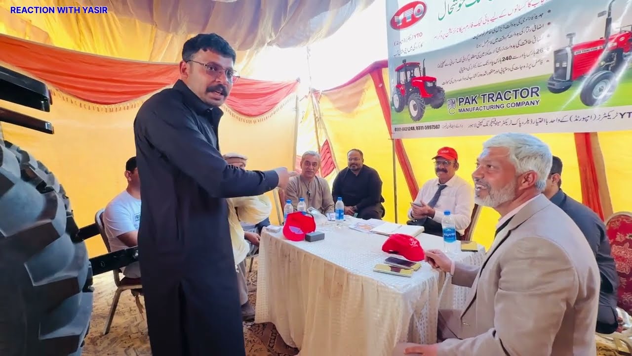 وائی ٹیو ٹریکٹر خریدنے کے لیے سندھ سے فارمر بھائی ندیم صاحب کے پاس تشریف لائے