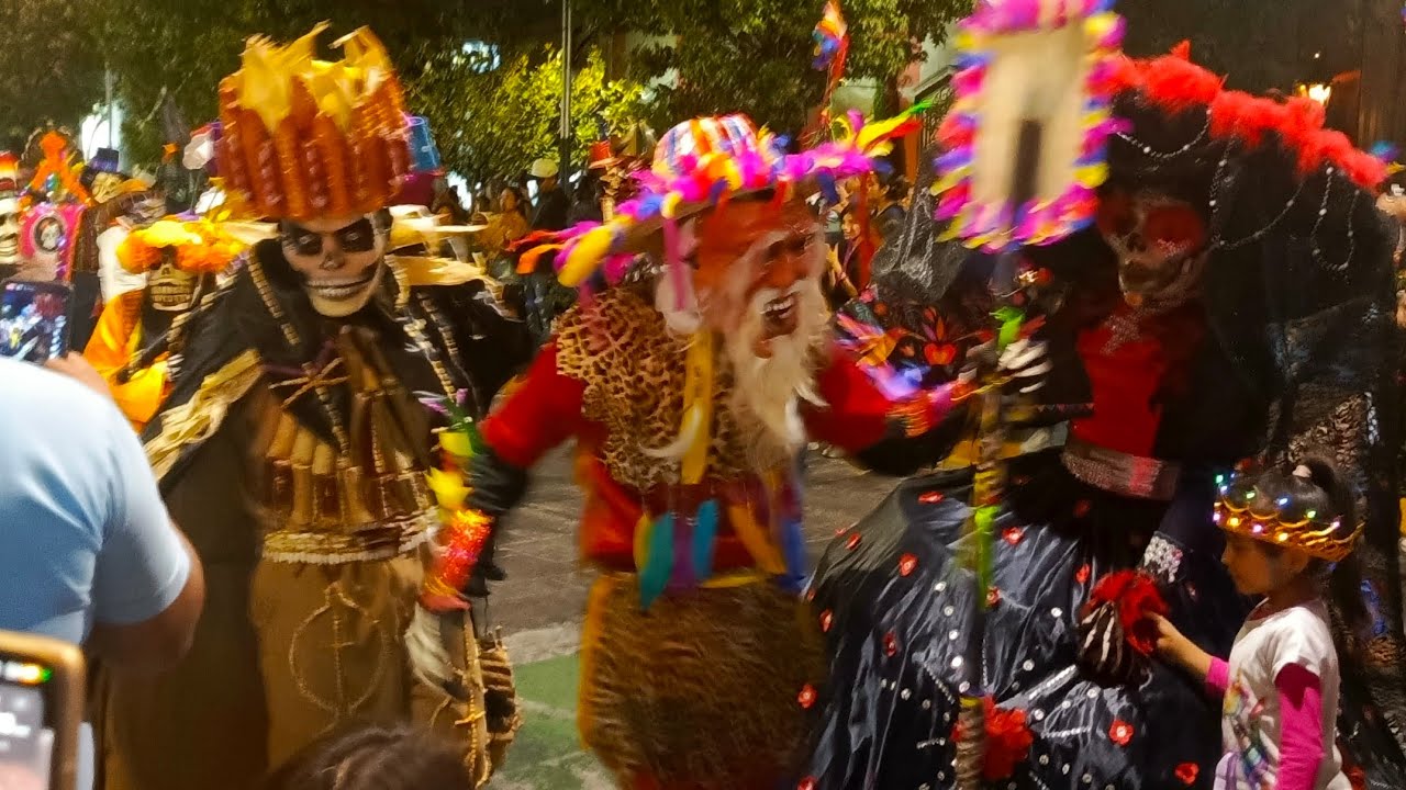 Colores, música y tradición… así se vive Xantolo en el corazón de la Huasteca. 🎶🌺 #Mexico #Xantolo