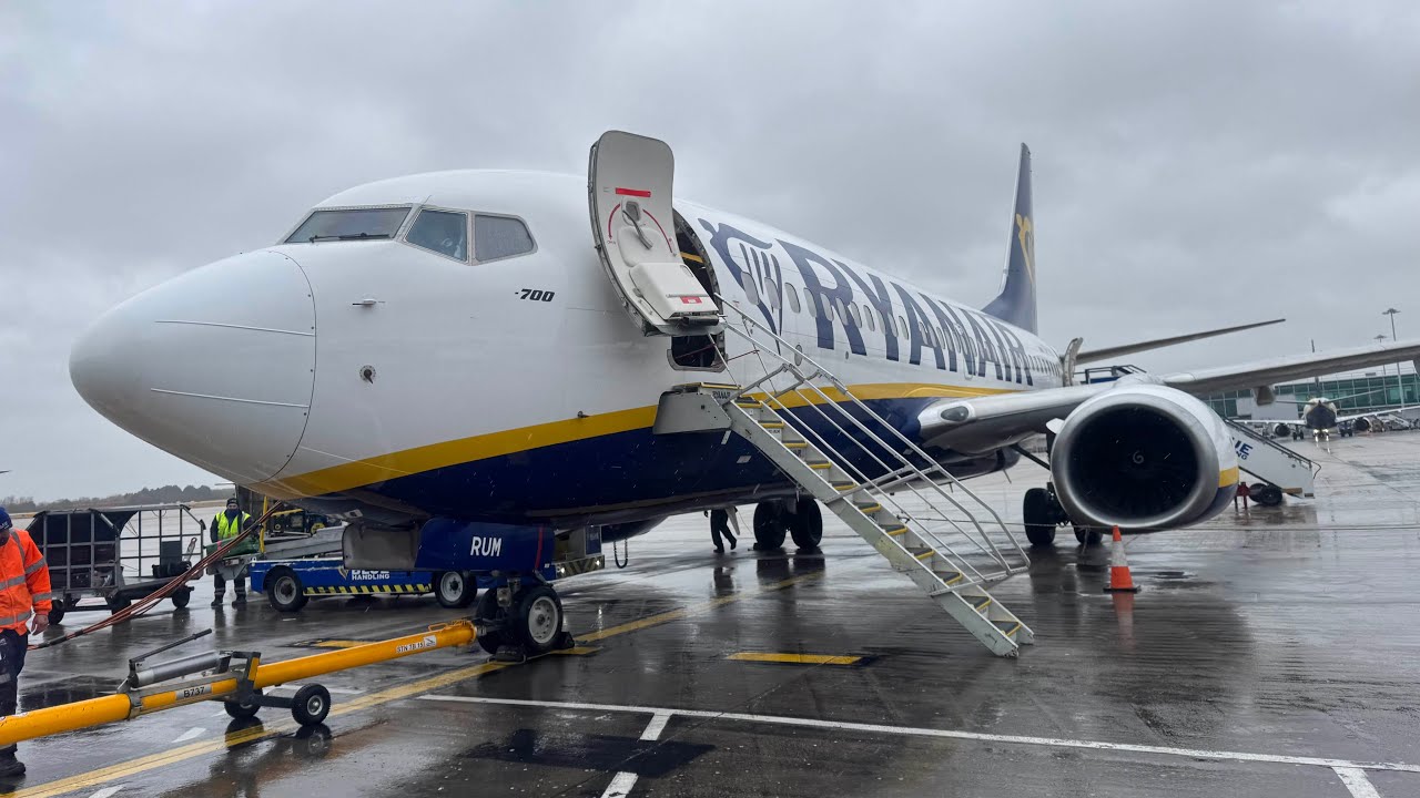 Rare Aircraft | Ryanair (Buzz) Boeing 737-700 | Stanstead to Katowice | SP-RUM