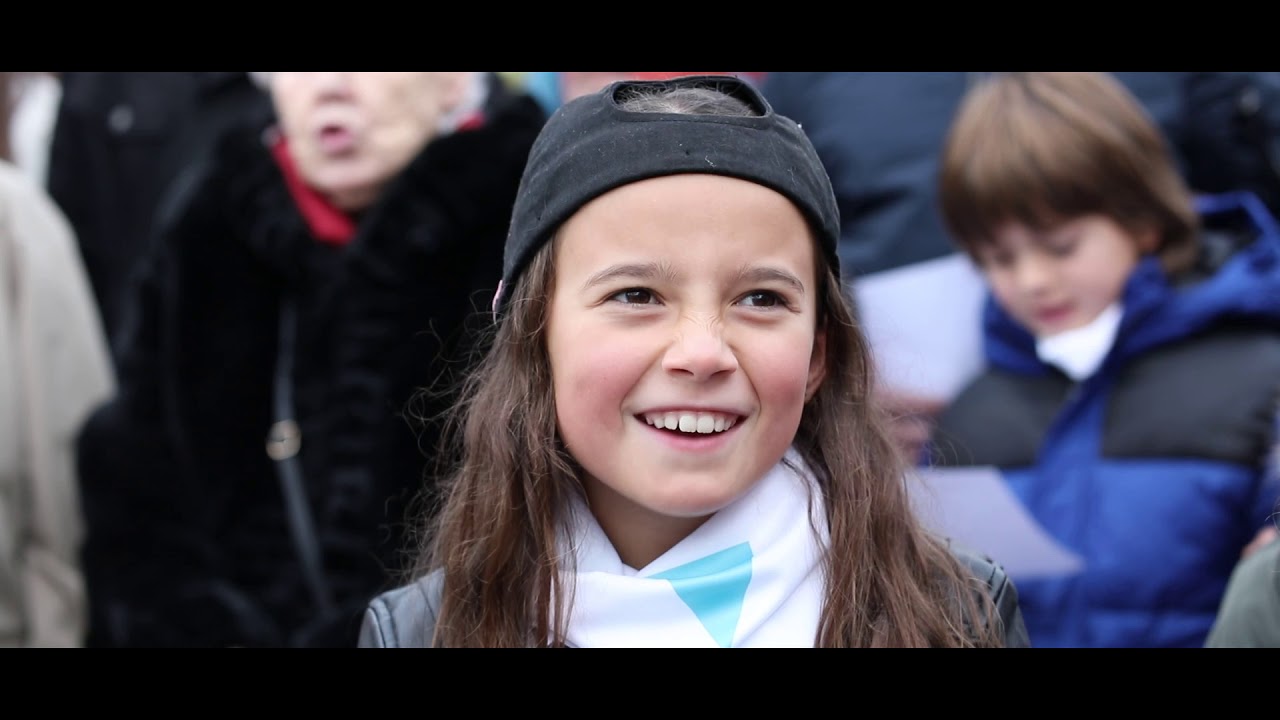 Vitoria-Gasteiz canta Lau Teilatu contra el cáncer infantil