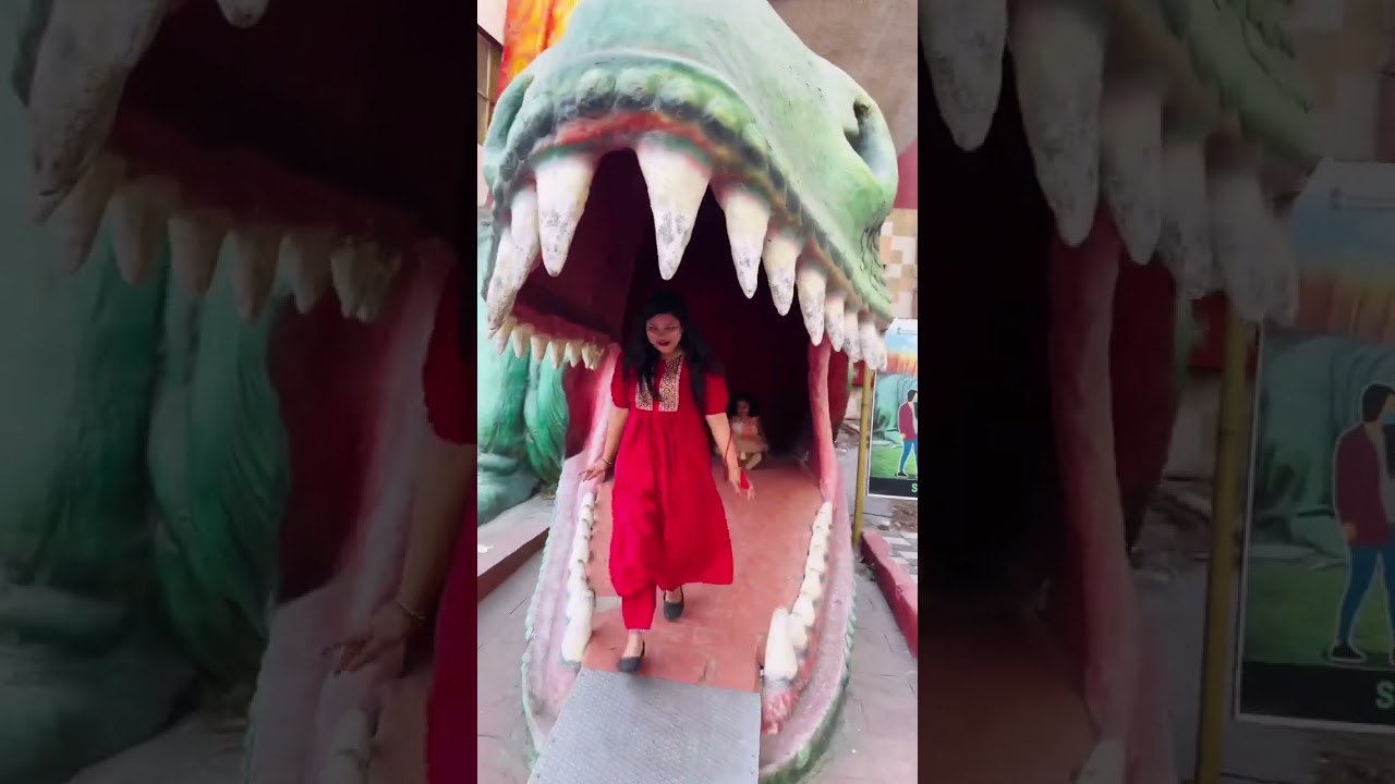 И она быстро убегает от страха 😂 | оставьте в комментариях свое имя #шорты
