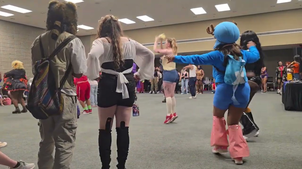 #Momo.com kpop dancing