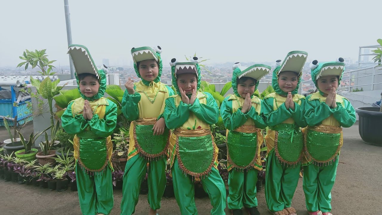 JUARA 1 LOMBA TARI BAJUL IJO (CITY PLAZA JATINEGARA) TK ISLAM MUFTI MULYANI