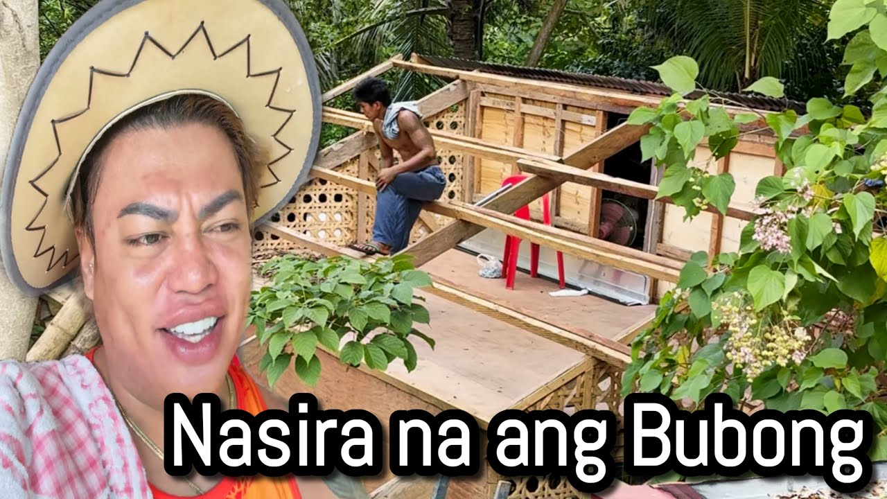 Nasira na ang Bubong sa Tindahan.