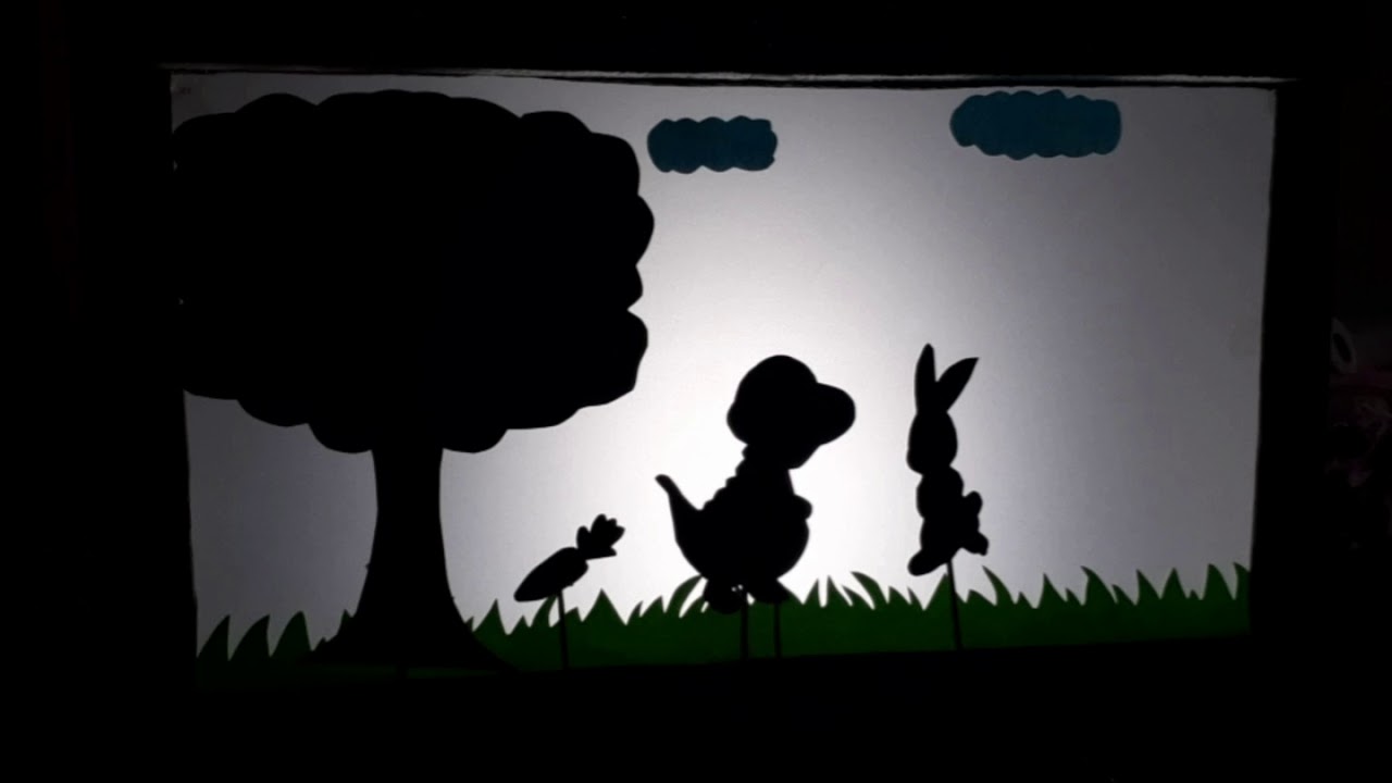Teatro de sombras-¿Un dinosaurio en la luna?