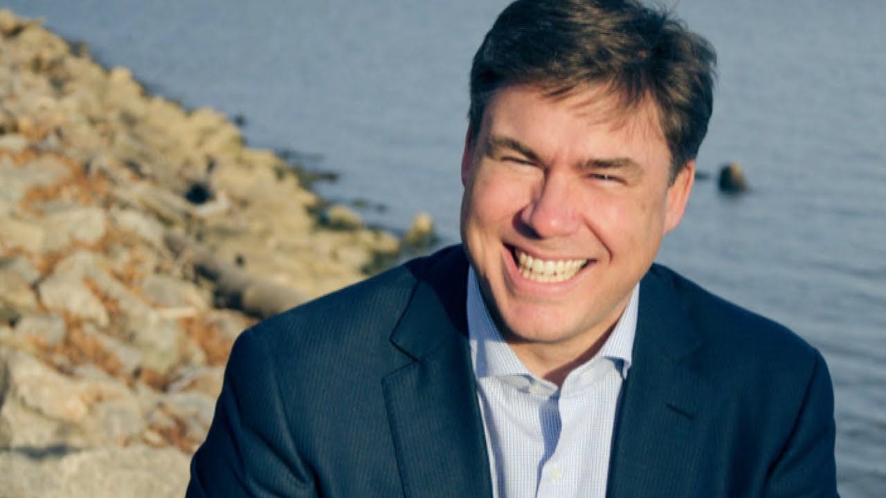 W. H. communications director Mike Dubke out