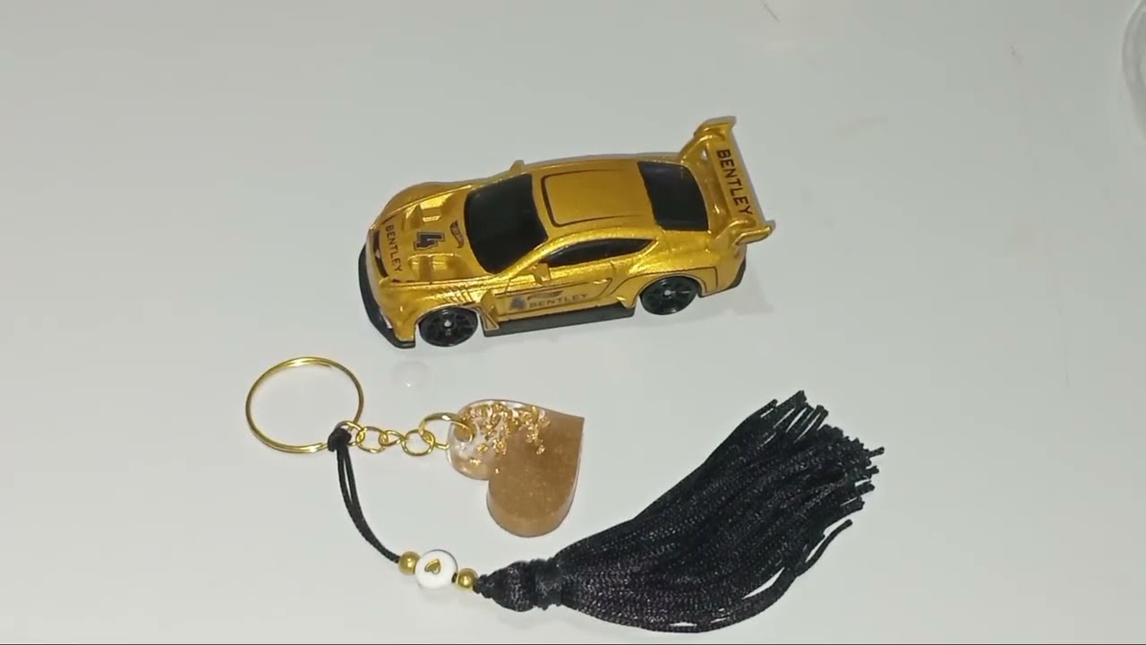 Chaveiro de resina 💖inspirado em miniatura