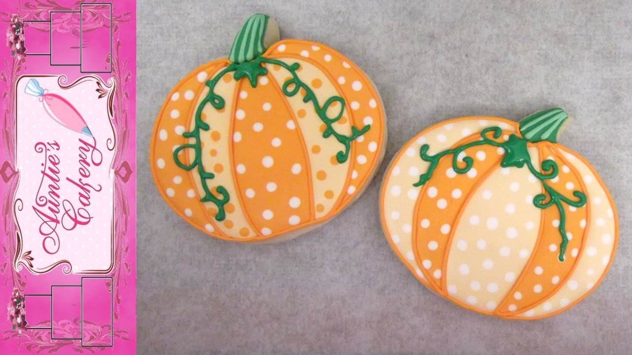 Simple Pumpkin Cookies-Polka dot design.
