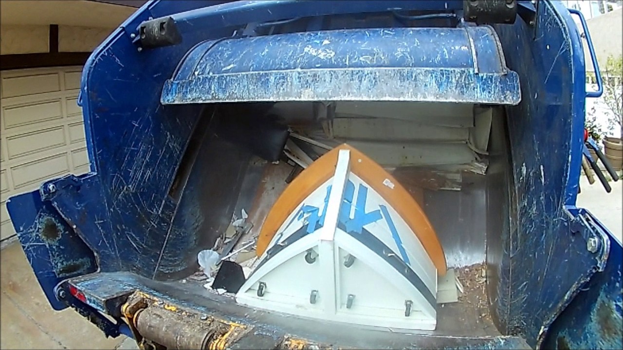 Garbage Truck Crushing big items