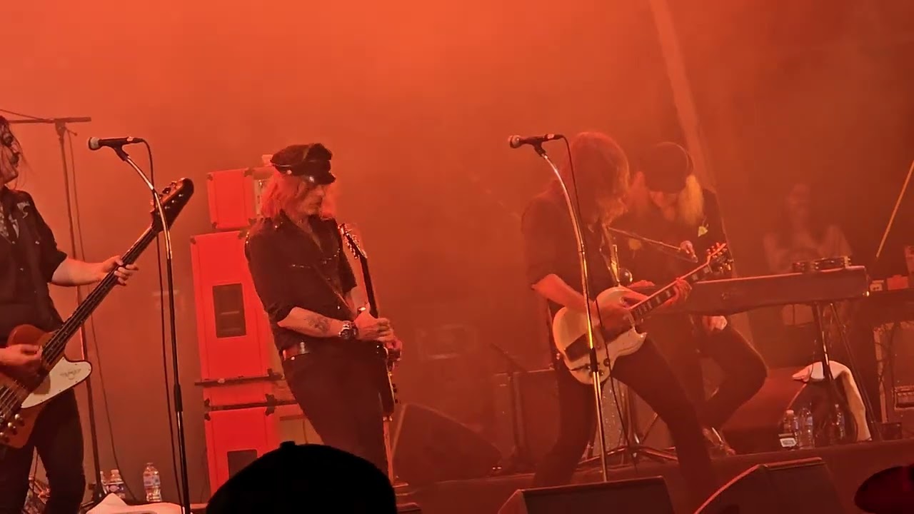 The Hellacopters - Everything's on TV - Live at the Hellfest