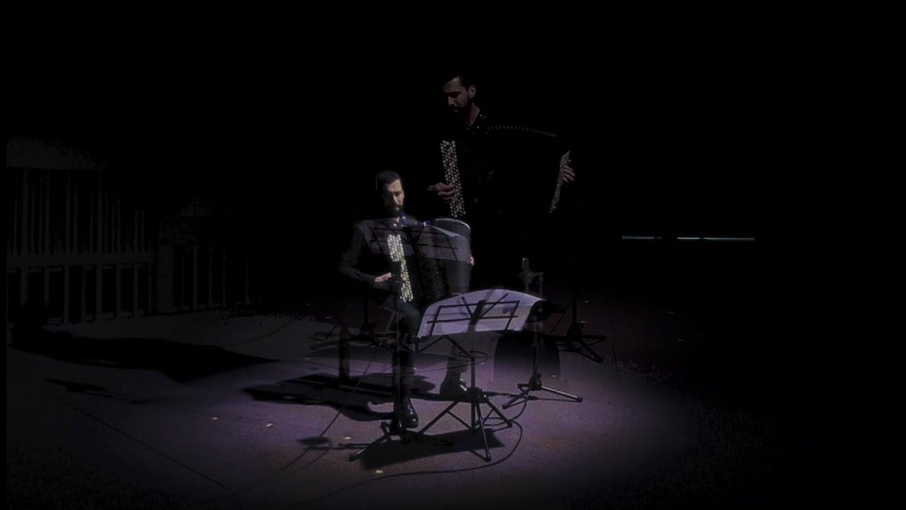 Alvin Lucier: Music for accordion with slow sweep pure wave oscillators &ndash; Bastien Pouill&egrave;s