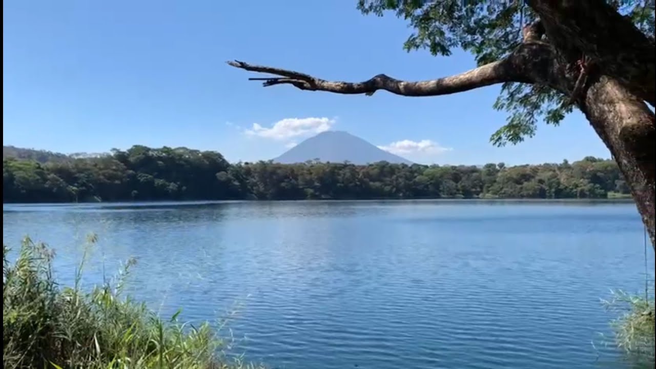 Laguna de Aramuaca, en San Miguel-El Salvador