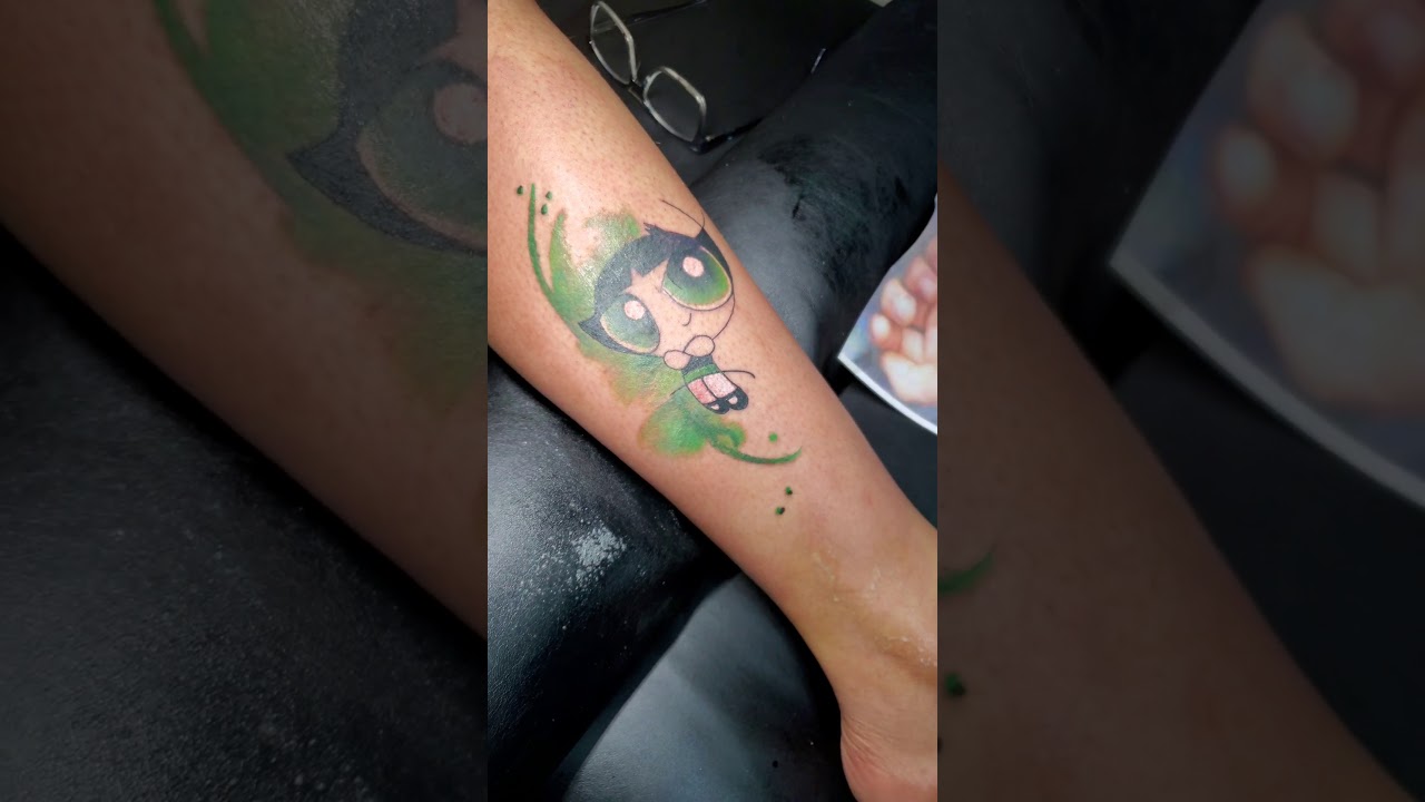 Girls get more tatts