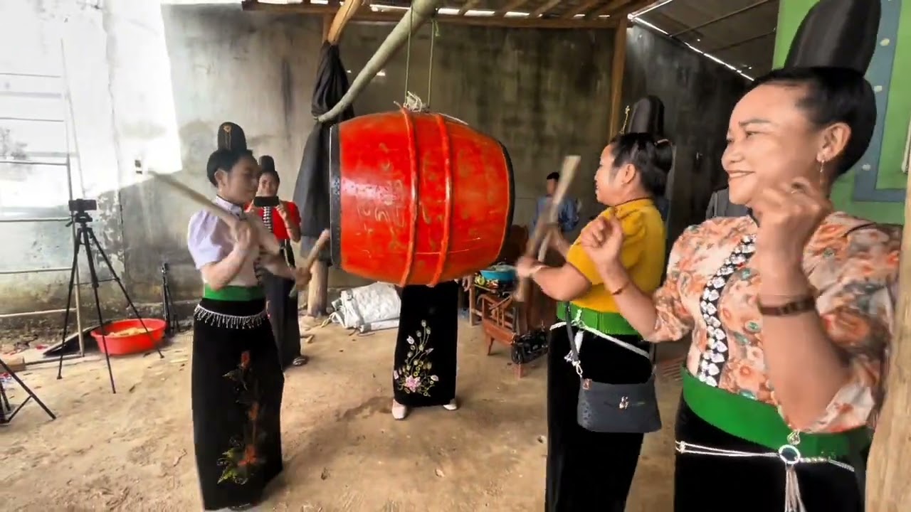 Em hoa ngại chiêng ngân thj xa xâm la