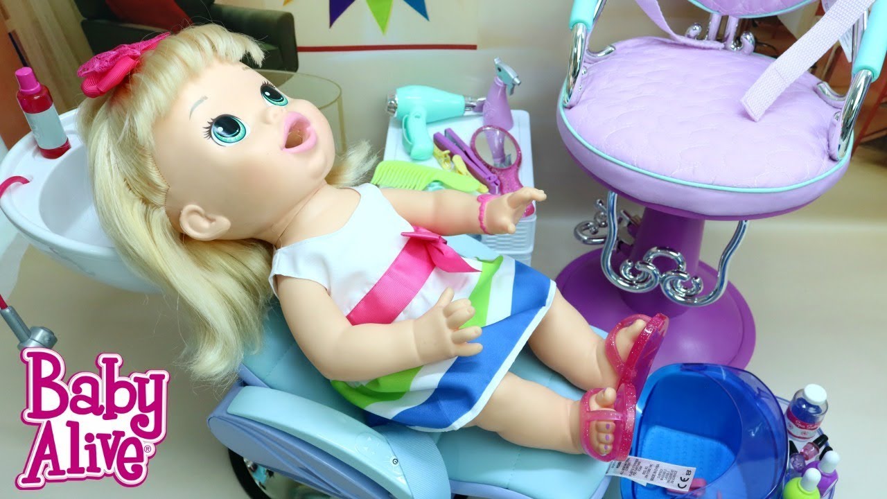 MINHA BONECA SARA COMILONA NO SALÃO DE BELEZA