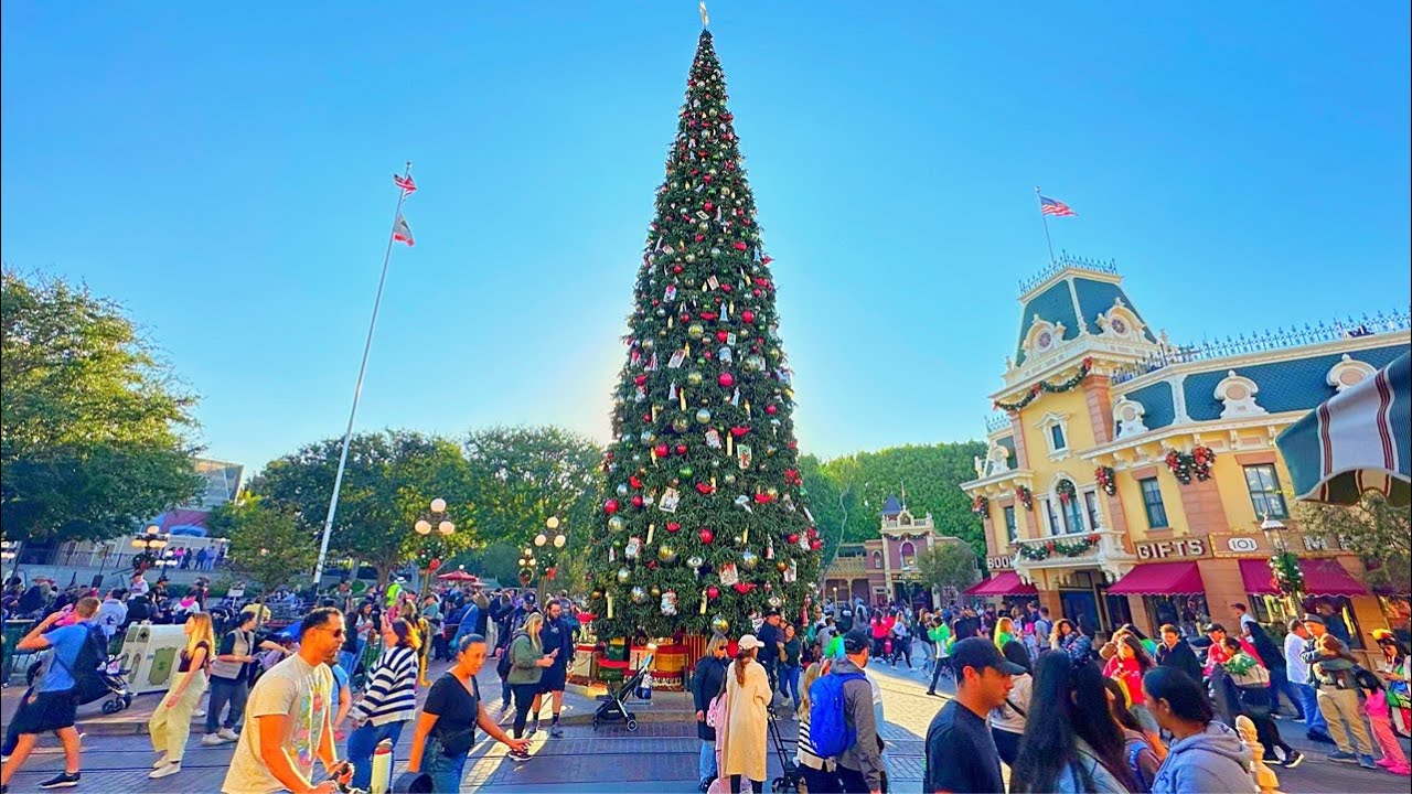 🔴 LIVE Christmas 2024 Has Arrived At The Disneyland Resort! Fireworks, Updates, Rides, Crowds & More