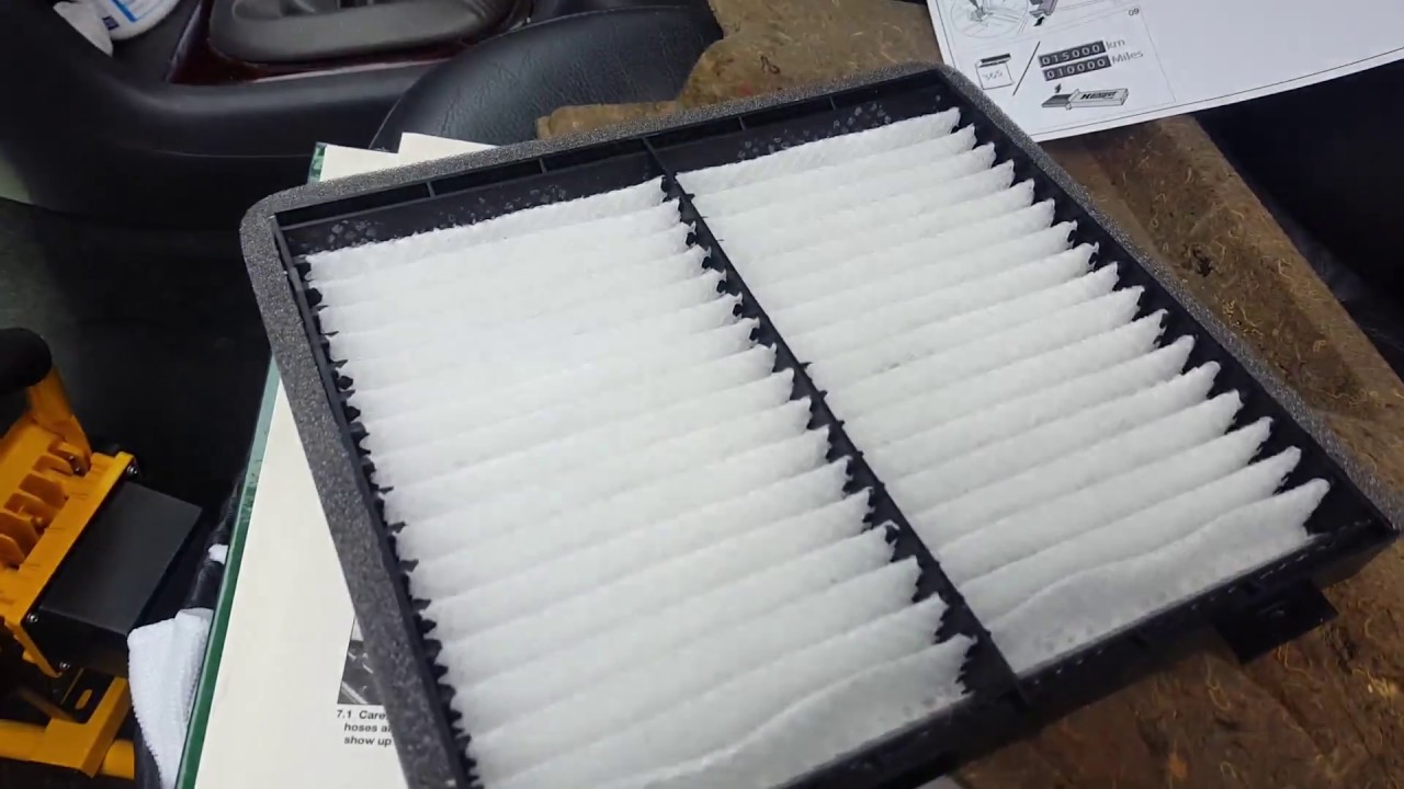 Change A Volvo S40 Cabin Filter