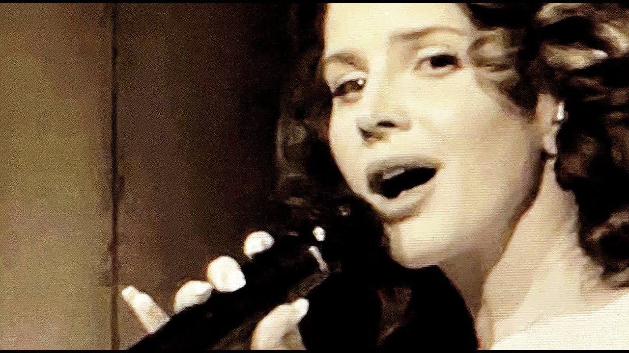 Lana Del Rey - Stunning 