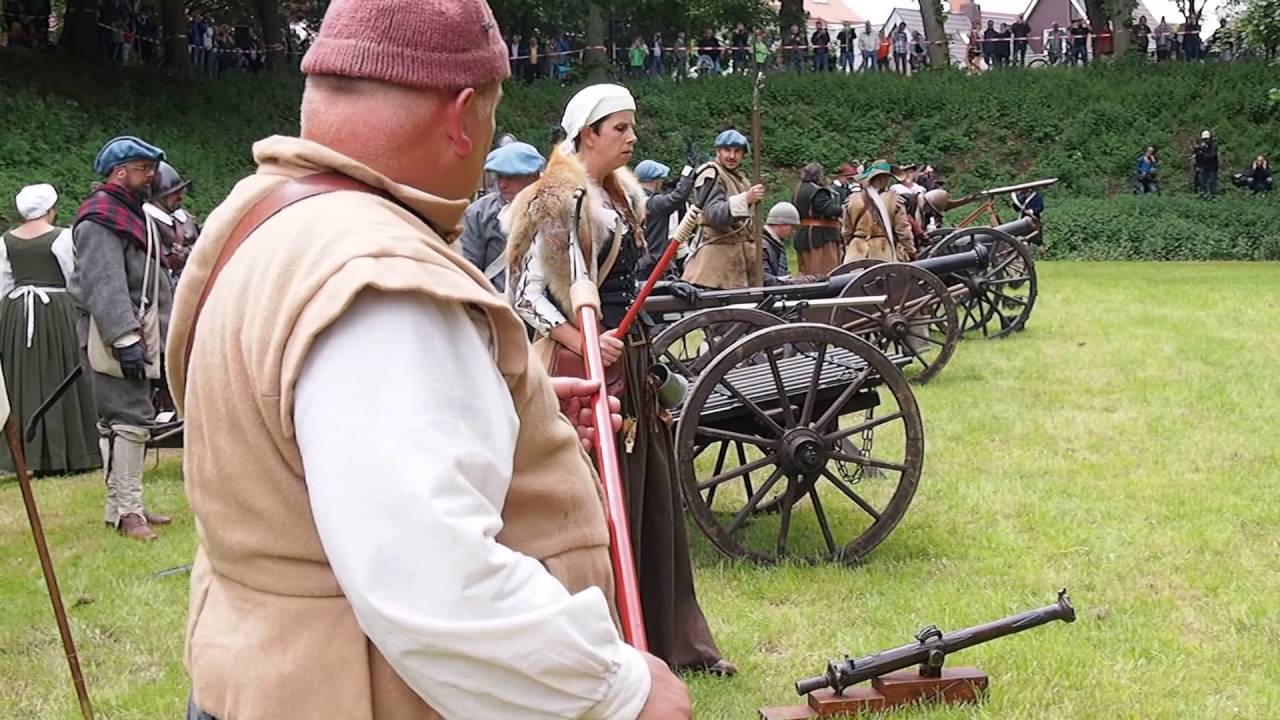 400 Jahre Emder Wall Abfeuern der Kanonen 11.06.16