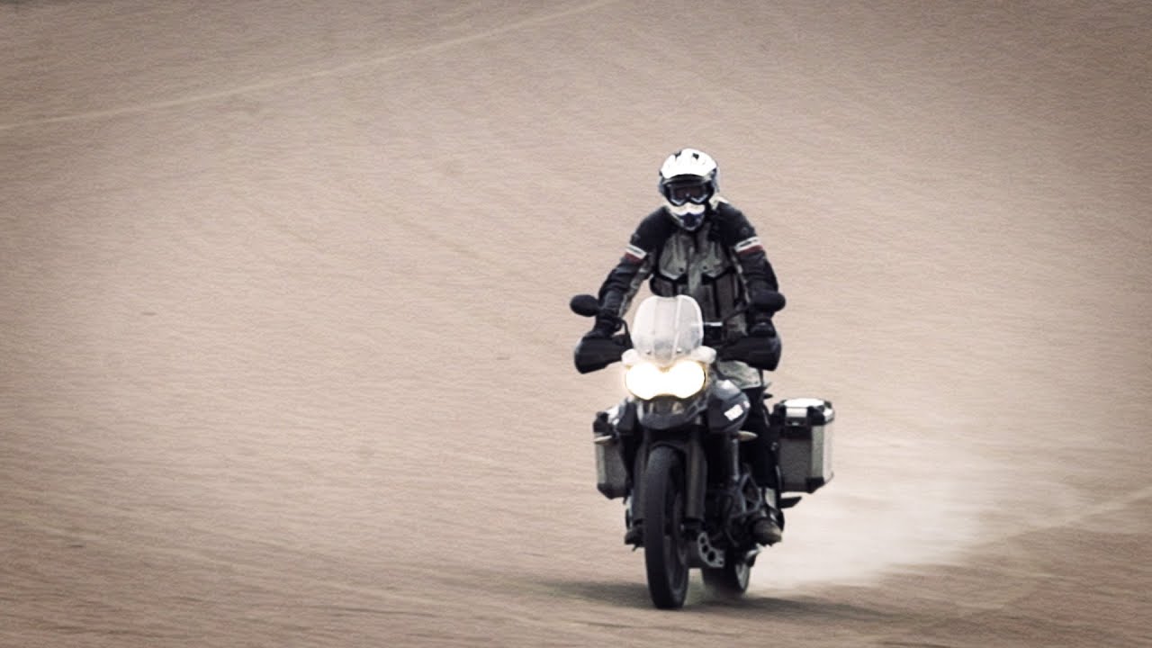 Triumph Tiger 800 XCx Sand Dune Test (Courtesy Triumph Chile)
