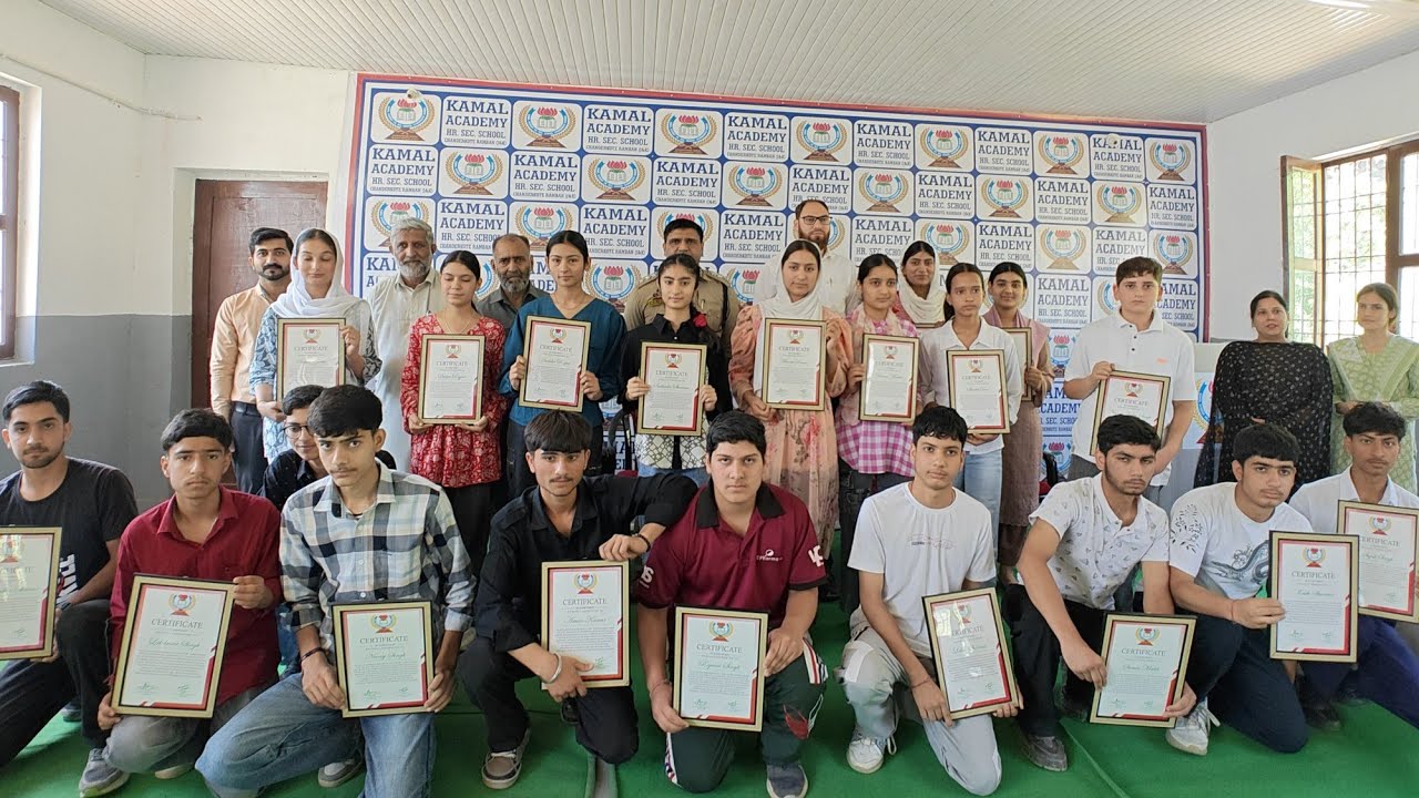 J&K: Kamal Academy High School Chanderkote Felicitates Meritorious Students of Metric Class