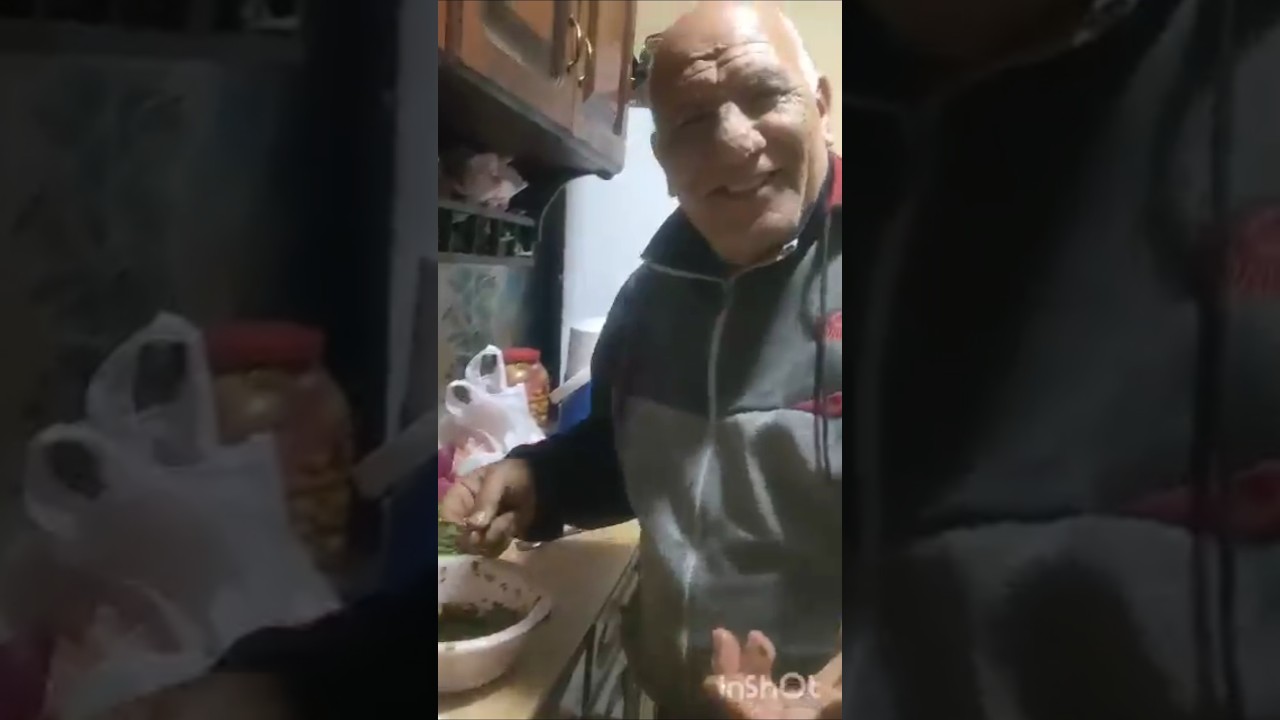 هههههههههههه زوجي الغالي هو الي عملنا الفطار انهارده علشان كنا بنعمل الكعك