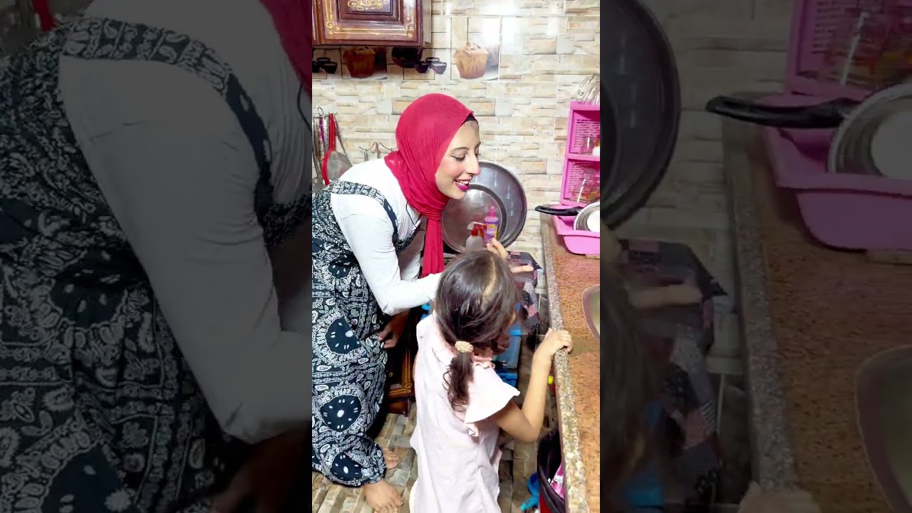 شوفو مرات الاب عملت اي في بنت جوزها 😱