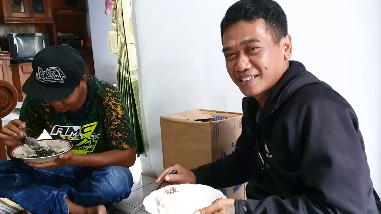 Kangen kebersamaan  mereka.. makan bareng musisi adella