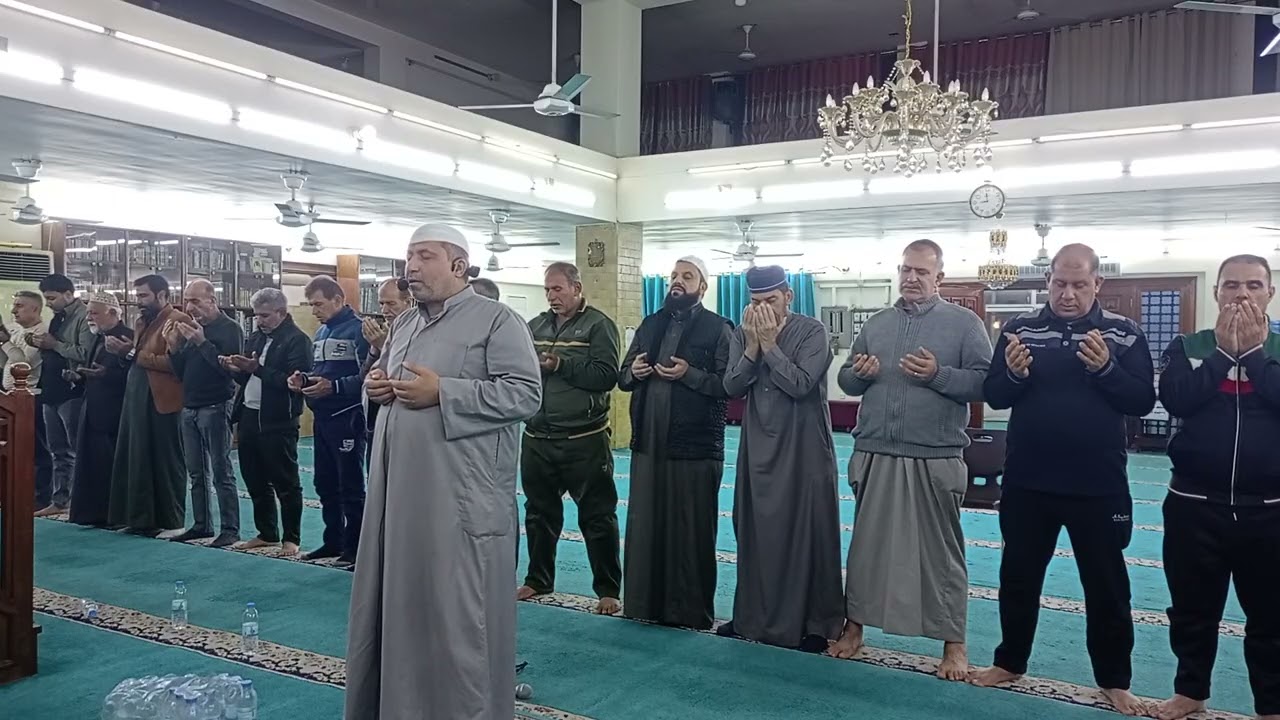 6رقم 6#3#2026 صلاه تراويح في شهر رمضان يوم 17جامع عرفات كان أمام الصلاةدكتور حيدر هادي العودة رفاعي