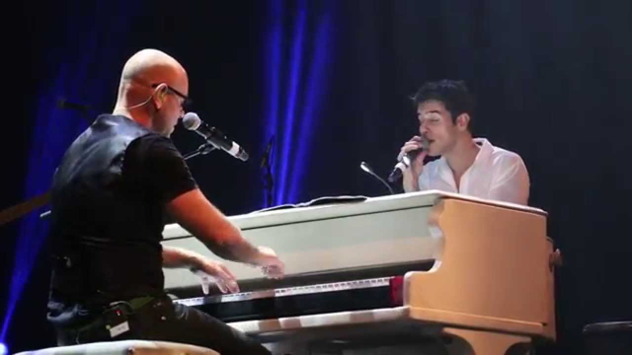 רמי קליינשטיין מארח את הראל סקעת- על הגשר הישן