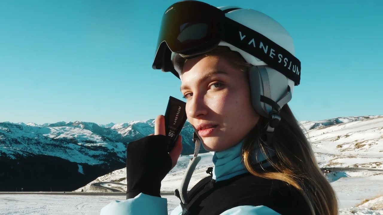 Skiing Bliss: Conquer Sunny Winter Slopes with Vanessium Ski Goggles and Sport SPF50+ Protection!