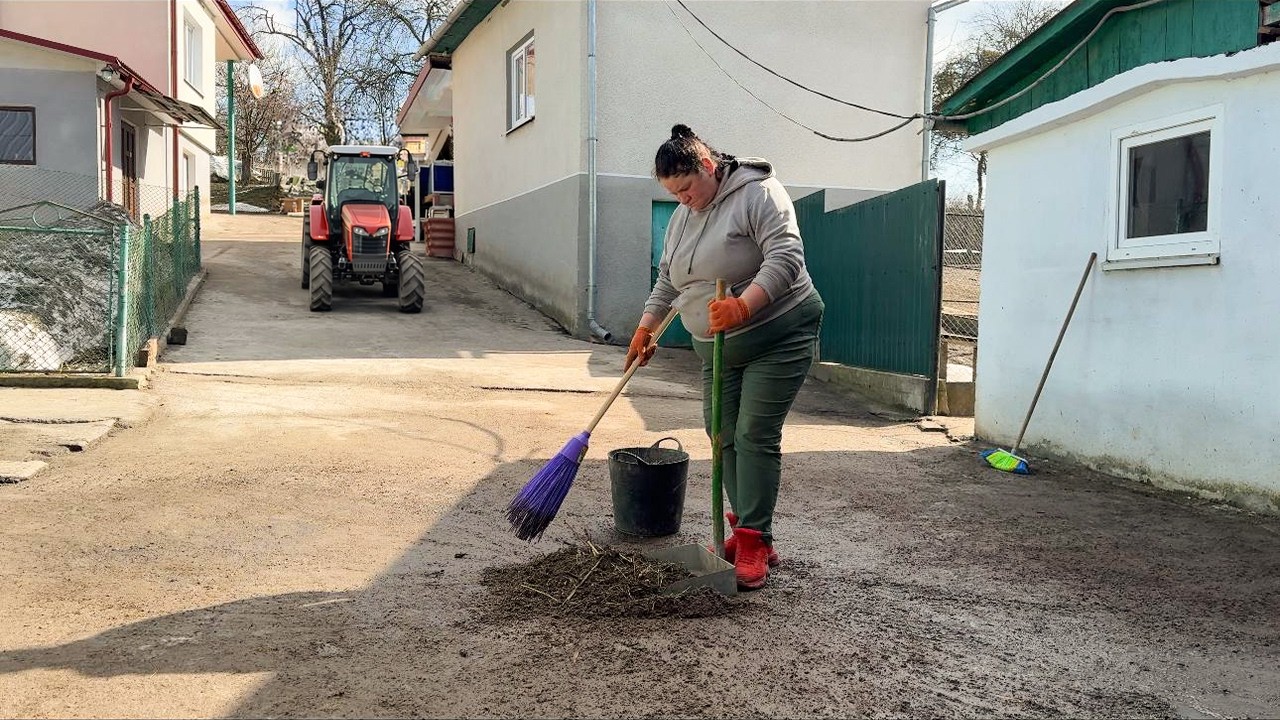 Living Large: Family Life in a Carpathian Village