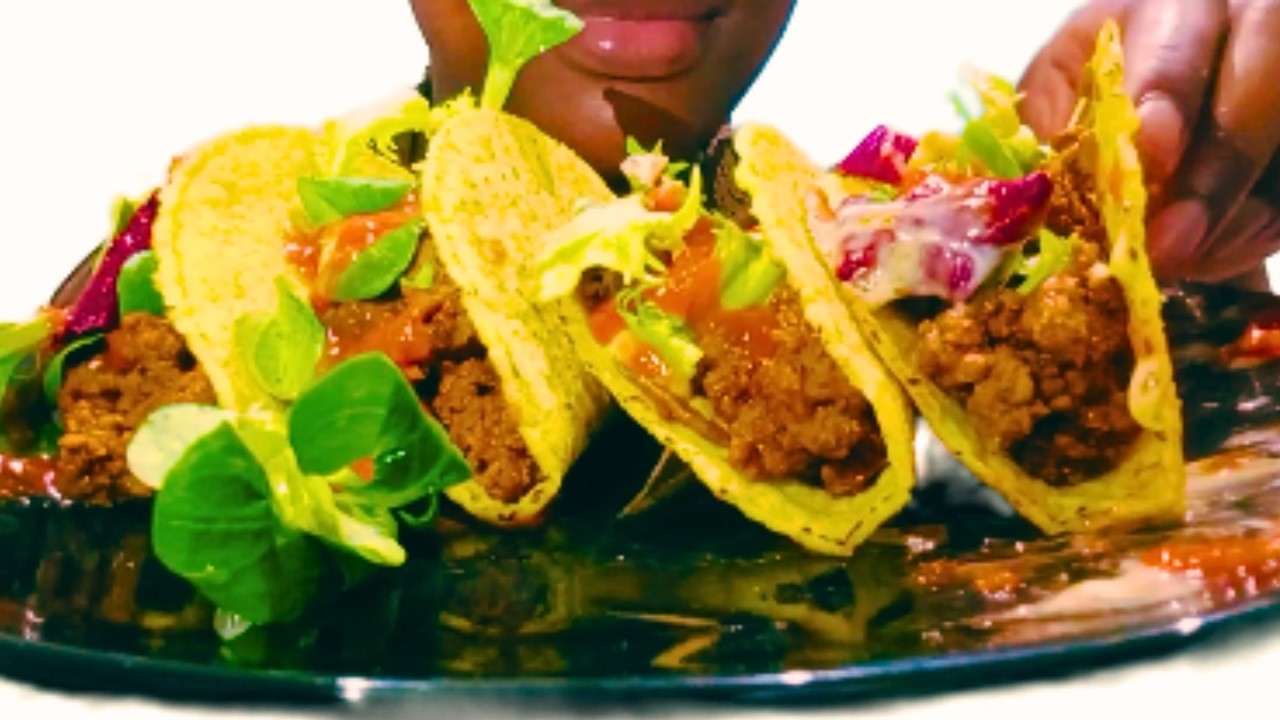 🌮🌮🥗🍅😋 ~ ASMR MUKBANG ~ TACOS, SALSA & SALAD {FIRST TIME} ~ 🌮🌮🥗🍅😋
