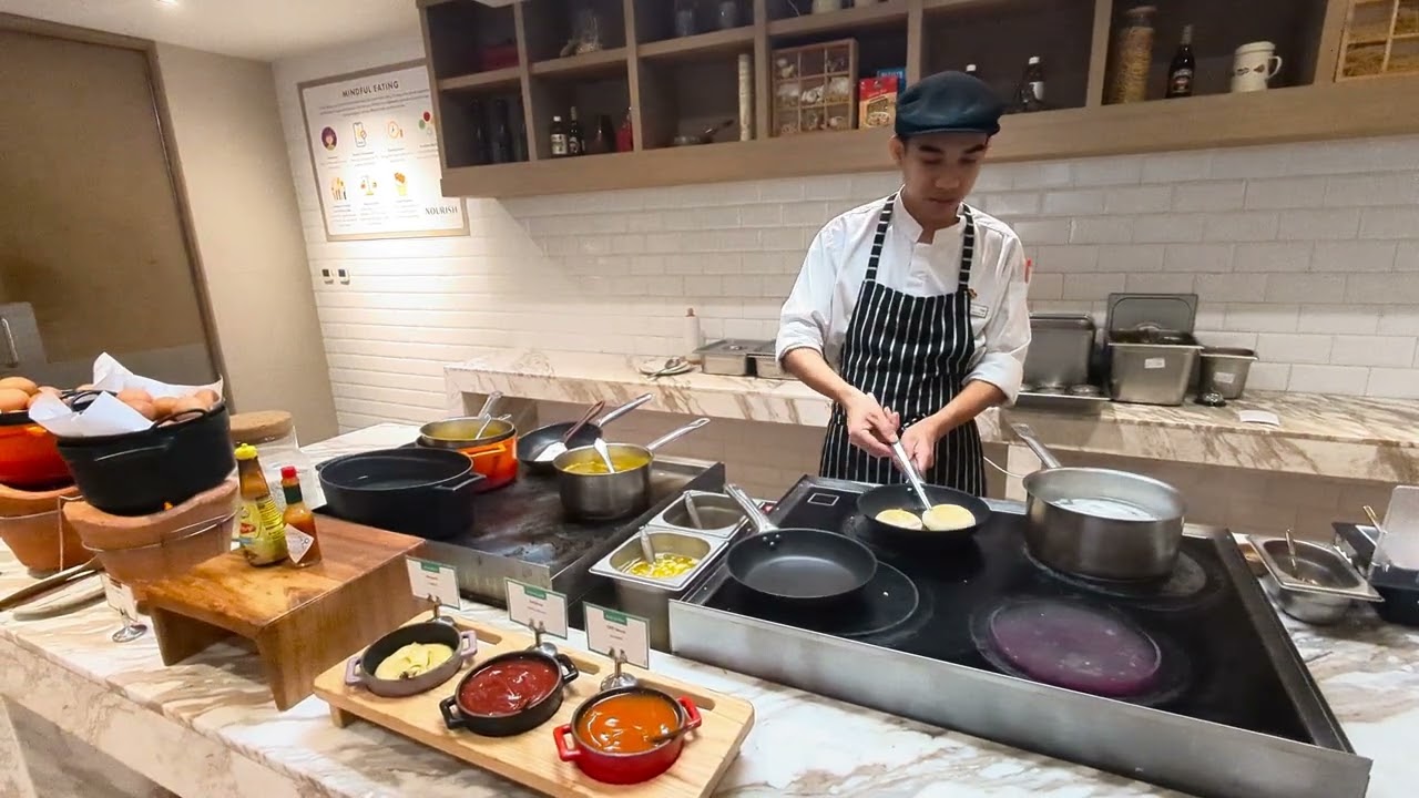 Bangkok Movenpick BDMS Hotel - Breakfast Buffet and Egg Station