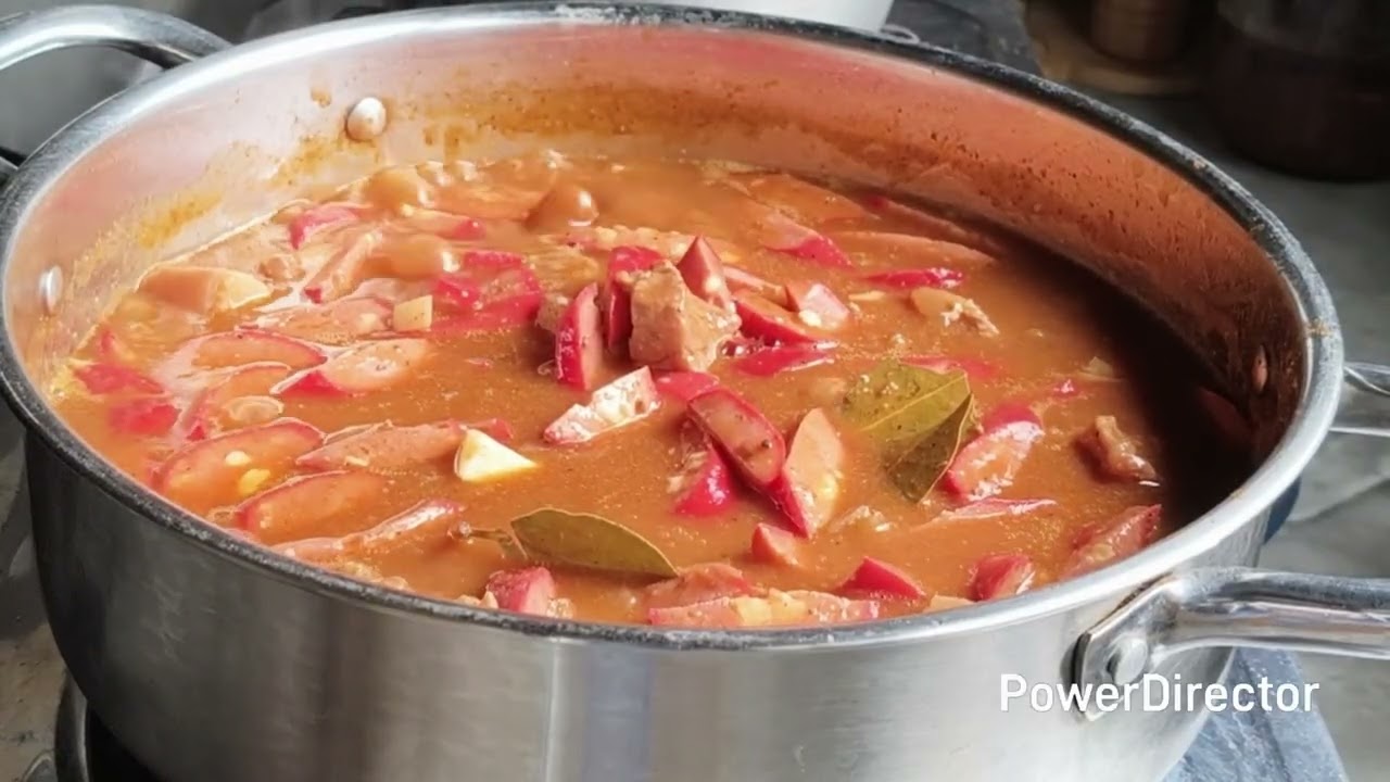 Naluto ko na ang aming ulam,, Menudo & Gulay.. 