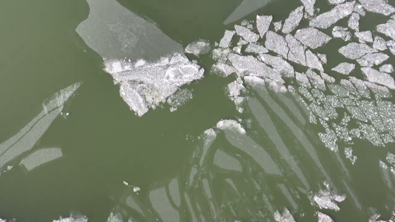 The Ohio River Frozen
