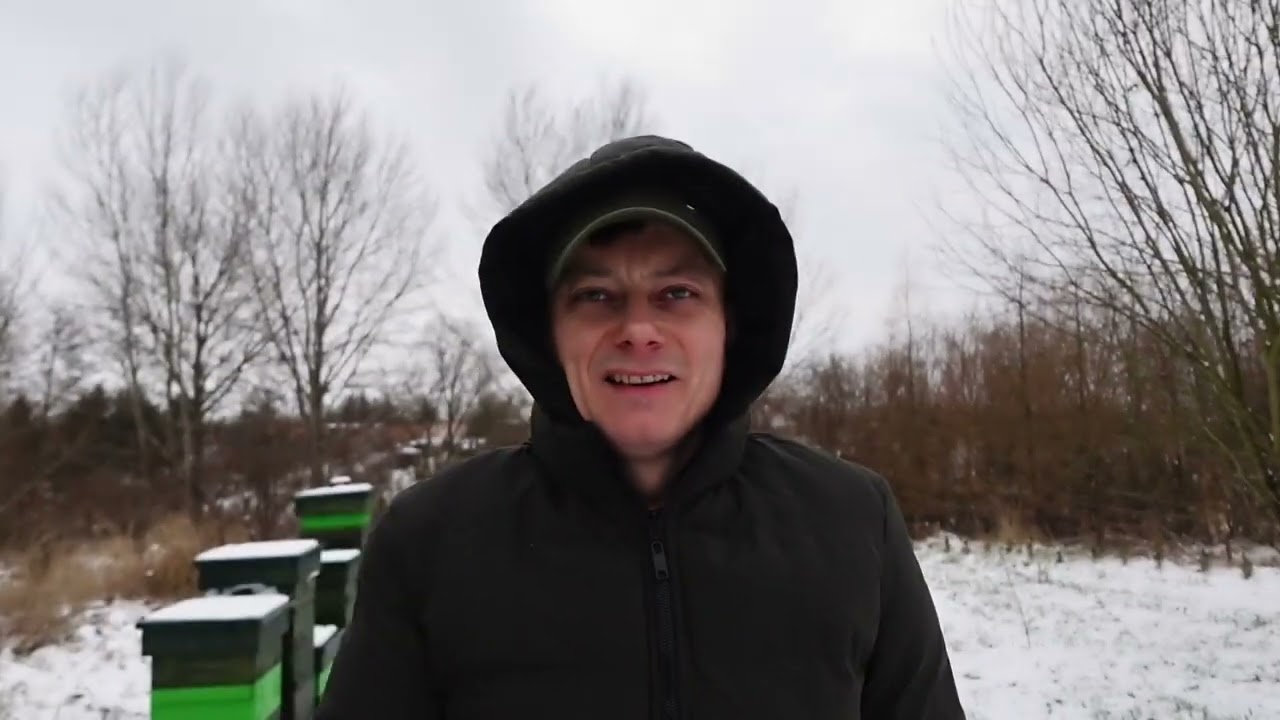 Styczeń w pasiece , zimowla w ulach jednościennych, odpowiedź na pytanie jak robię swoje ramki.