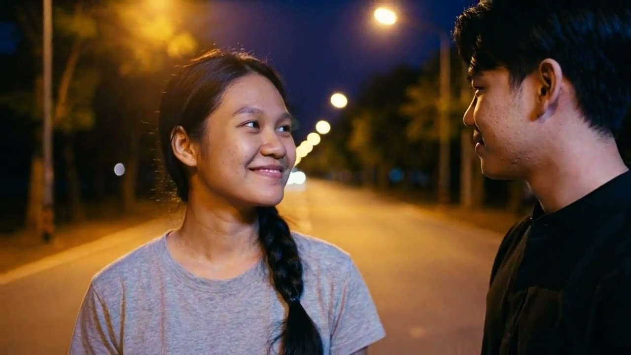 ฉันยังยืนข้างเธอ | ถ้าโลกไม่เข้าใจ อย่างน้อยยังมีฉัน