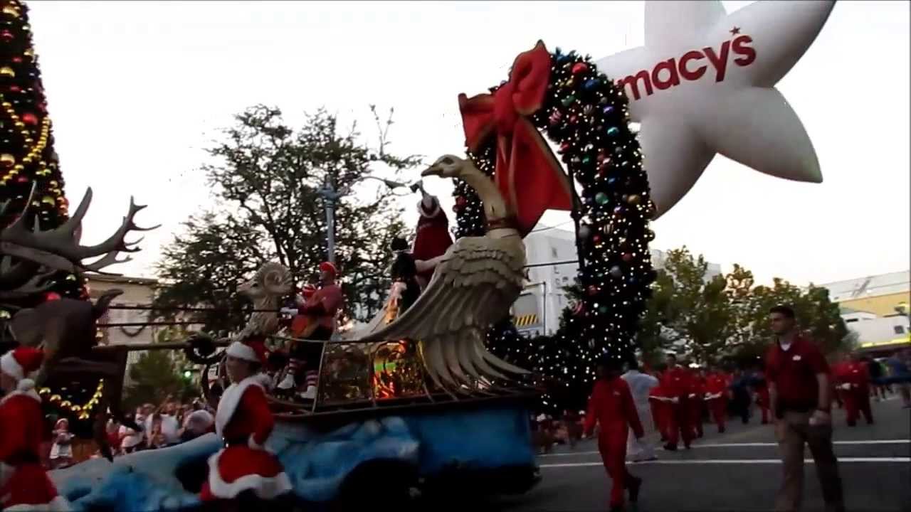 (2013) Macy's Holiday Parade at Universal Studios Florida Debut Santa & Balloons 12/7/13