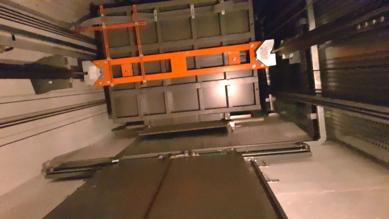 Twin lift fun (in 4K)