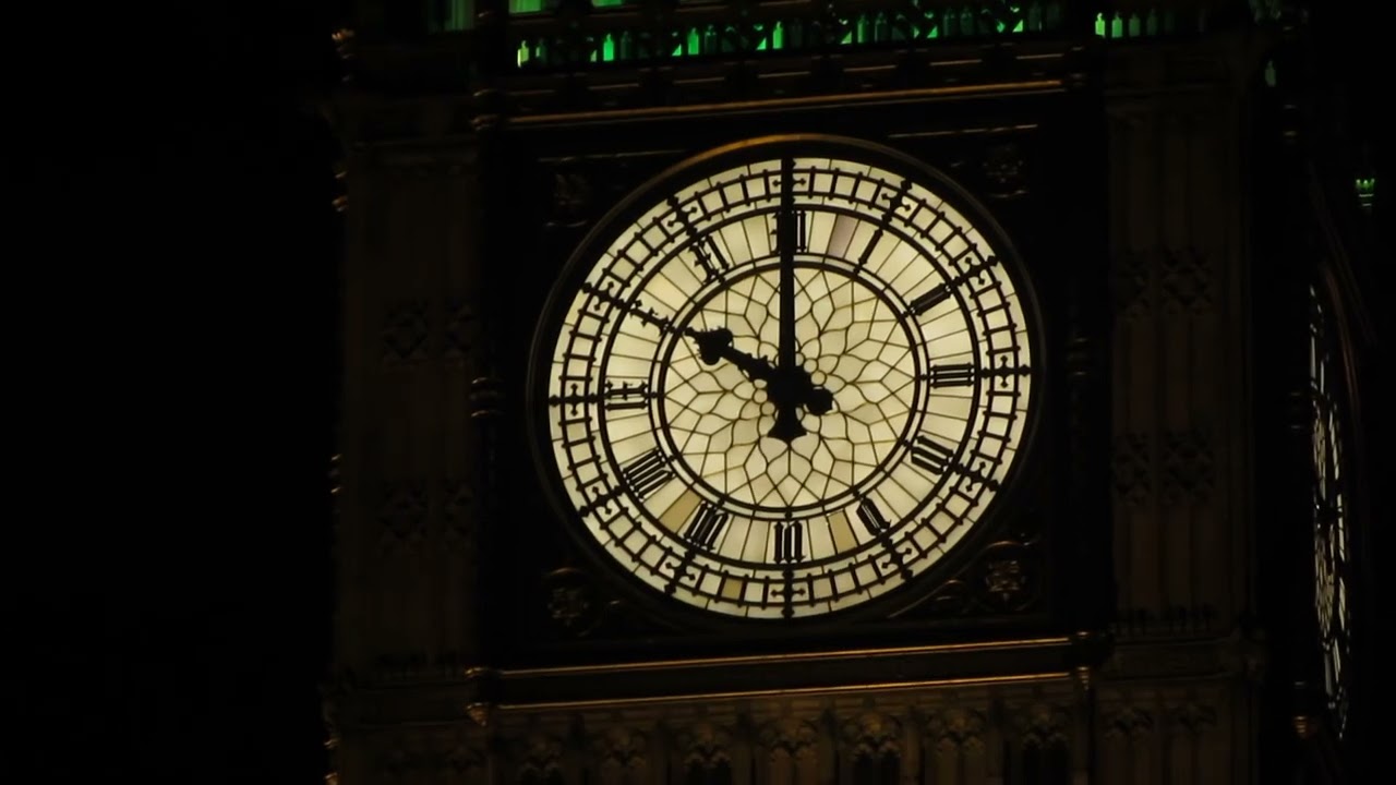 Big Ben strikes 10 pm, London, Sat 3 Dec 11.