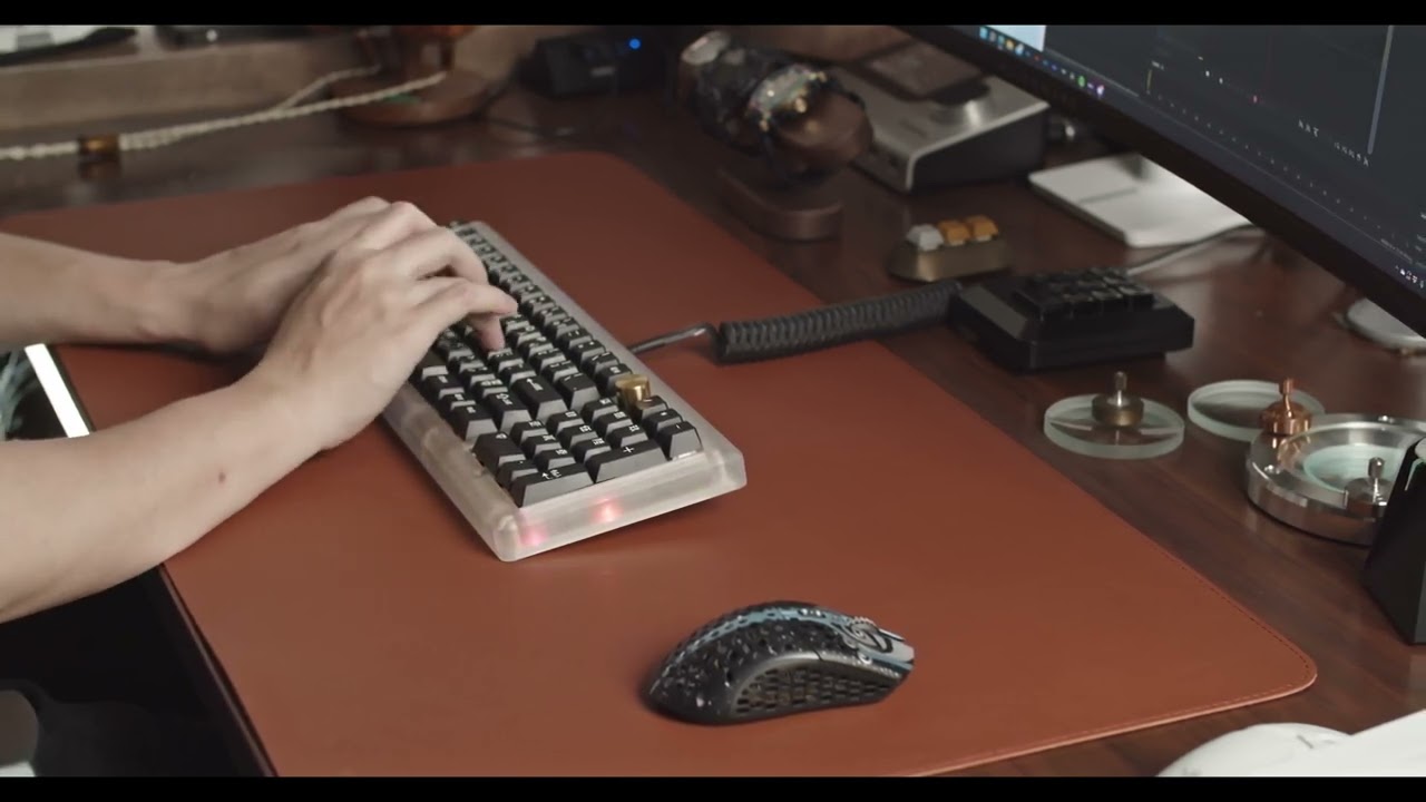 Sound Check - Prototype 002 by L+M  w/ Lubed Holy Panda (Typing Test)