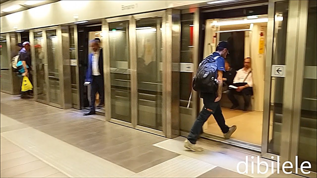 Metro C - Treno per Pantano in arrivo a Malatesta - Metropolitana di Roma