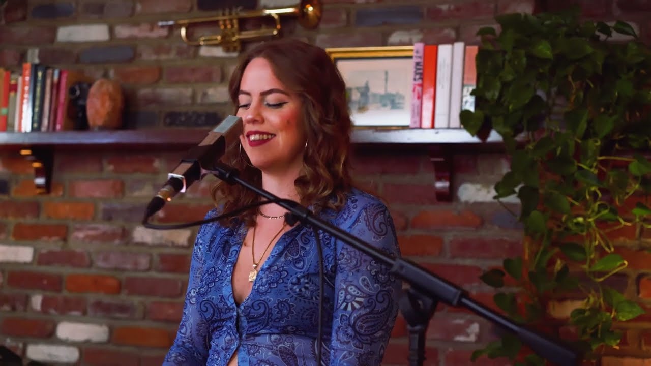 Jessica Vines - Don't Let Me Down/ Valerie LIVE at Acoustic Sessions LA