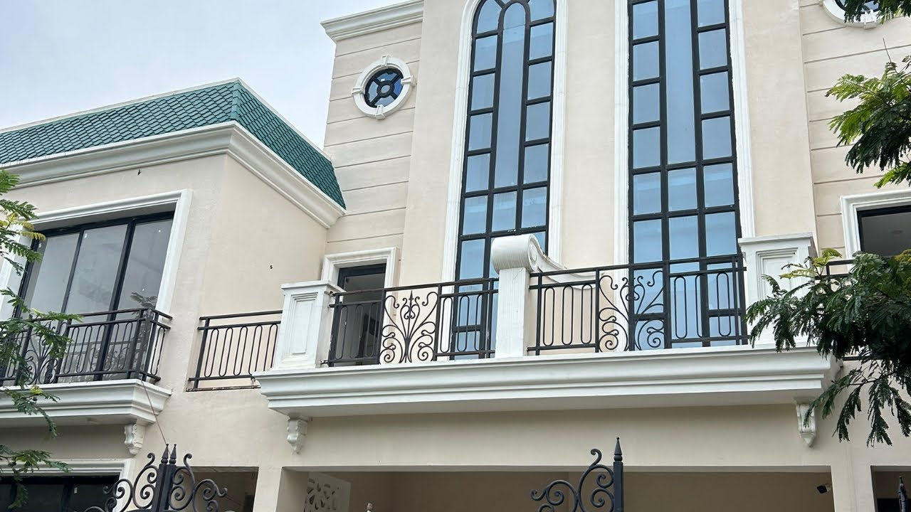 Omaxe metro city Villa Lucknow Rs- 1.75 Cr any information call -7007601812./-